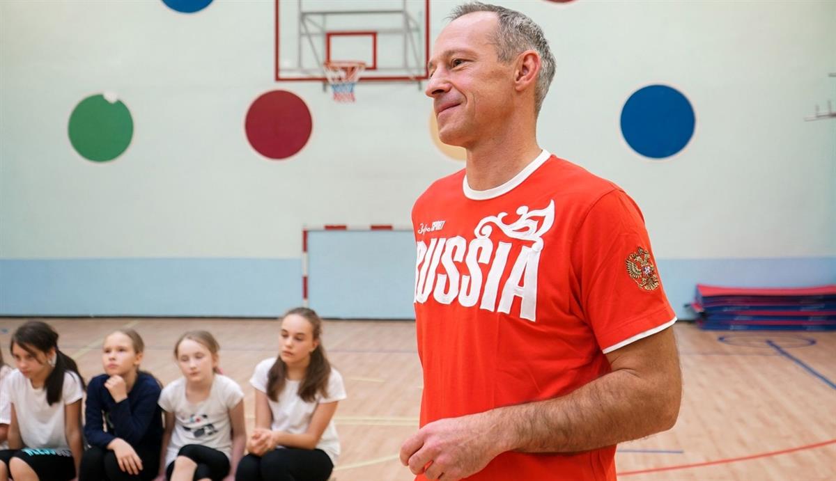 Поздравляем Дениса Кривошлыкова