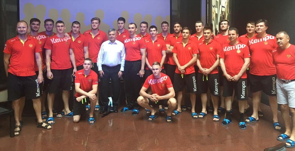 Президент ФГР Сергей Шишкарёв встретился с игроками молодёжной сборной России