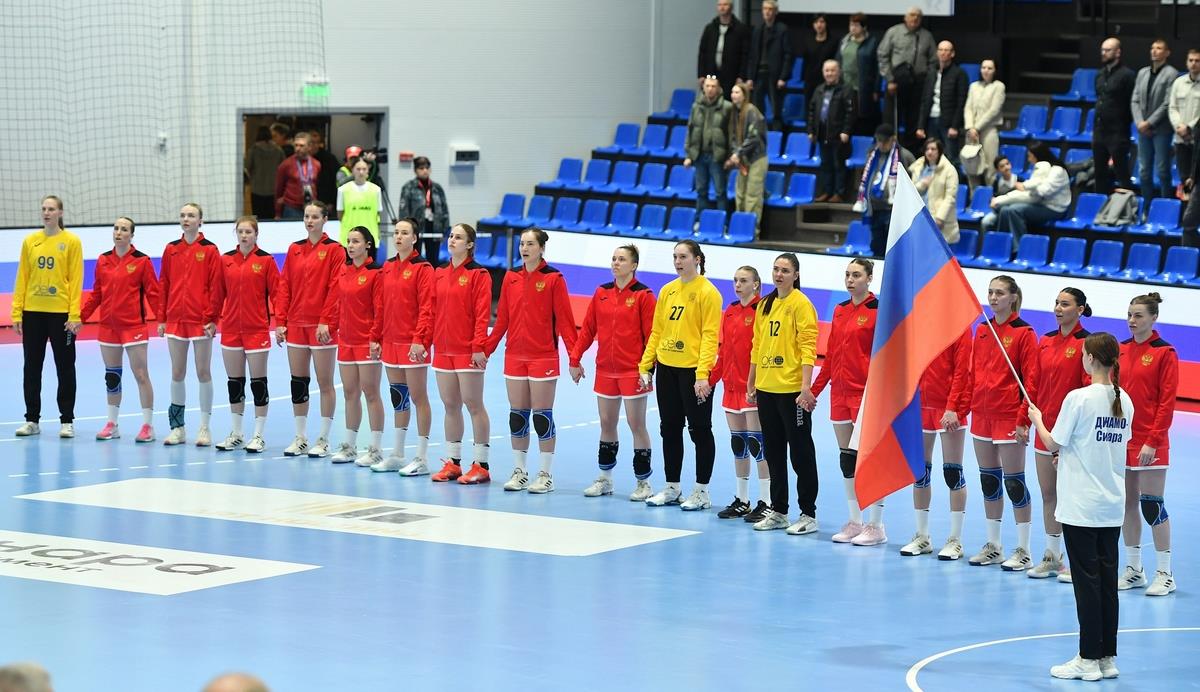 20 гандболисток будут готовиться к играм в Минске