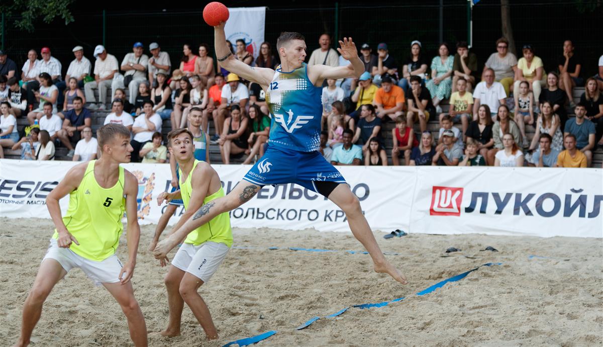 «Виктор» – лидер по итогам трех туров чемпионата России по пляжному гандболу