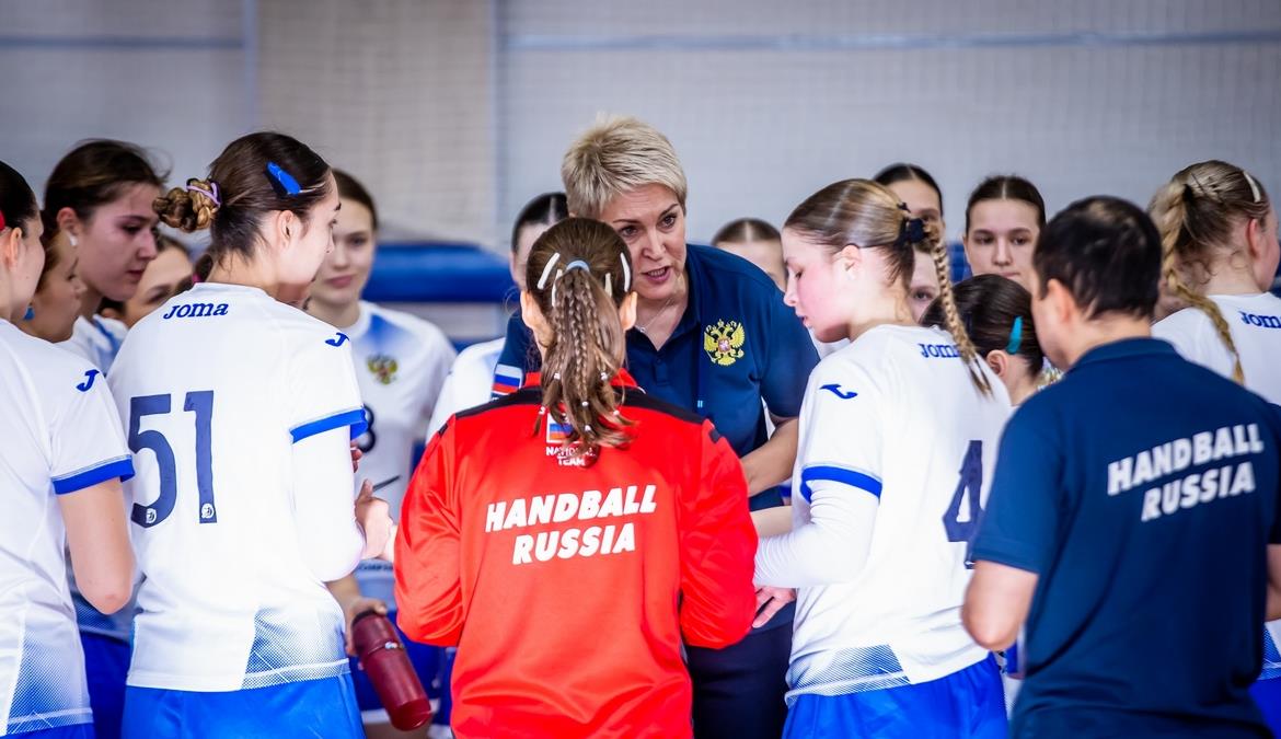 Состав женской юниорской сборной России на сборы в Чехове