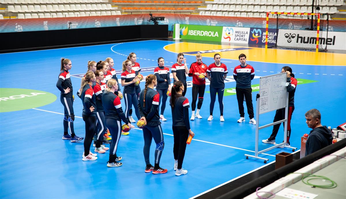 Женская сборная России сыграет с Польшей в Астрахани