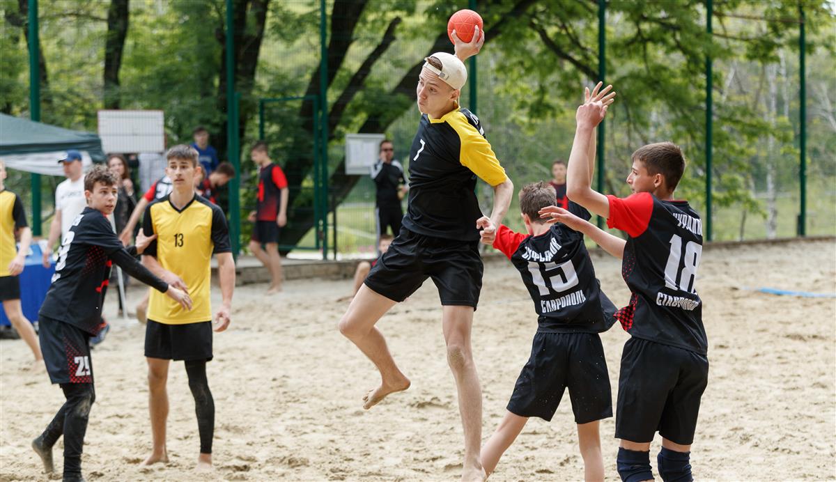 Итоги молодежных первенств России по пляжному гандболу
