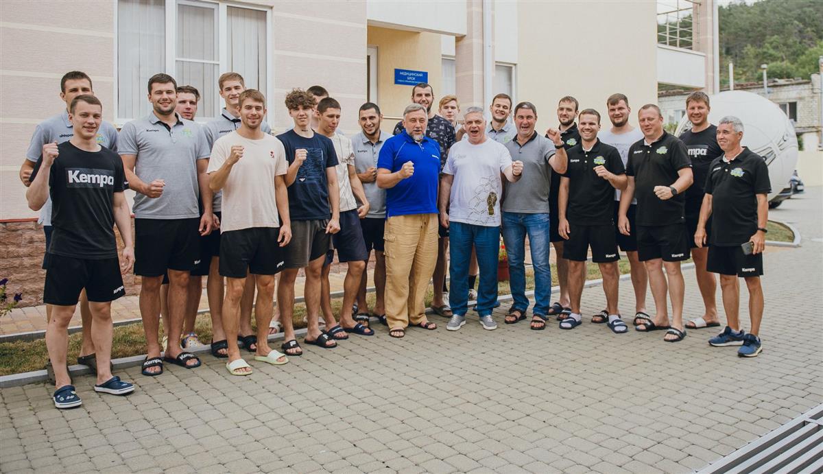 Сергей Шишкарёв посетил тренировку «СГАУ-Саратов»