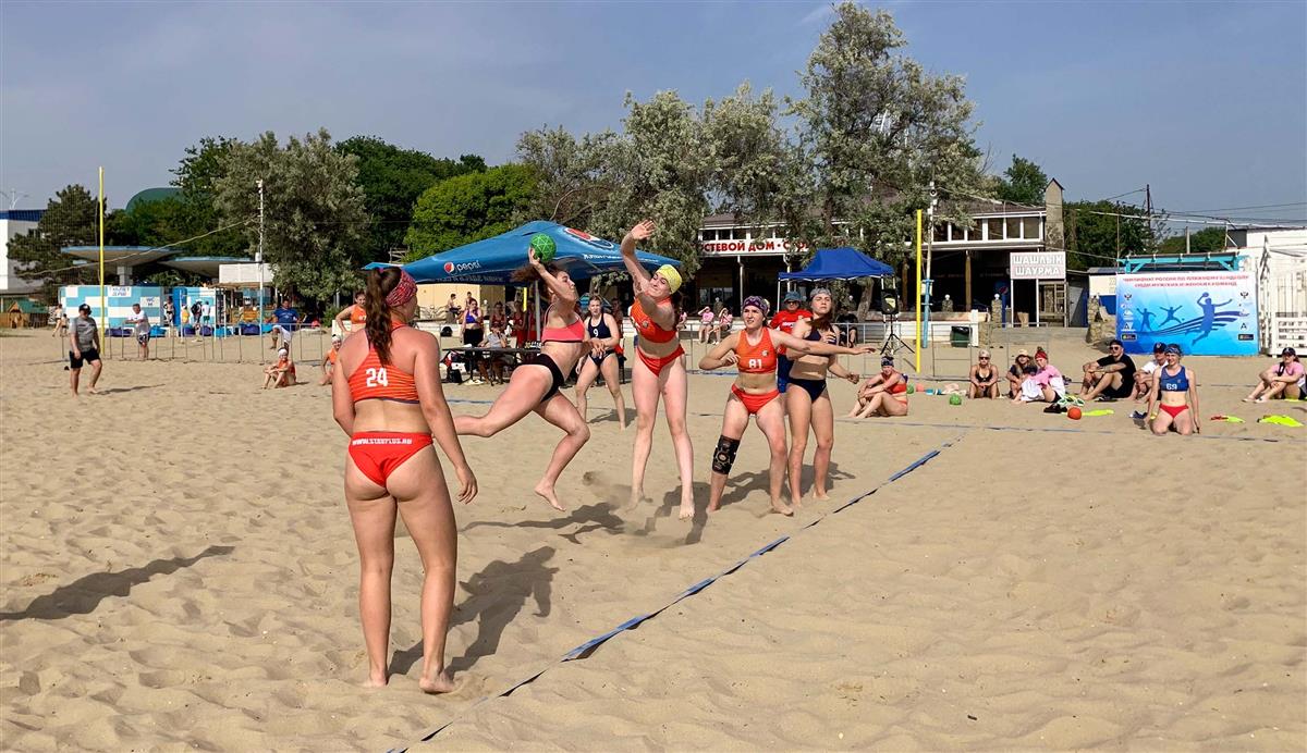 «Ставрополье» – лучшее в первом туре пляжного гандбола