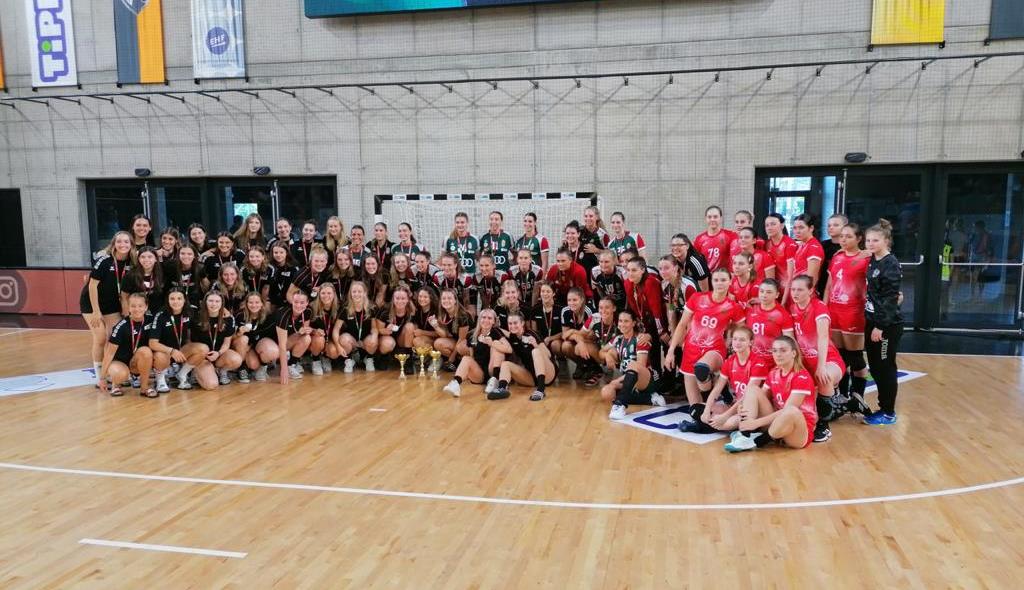 Девушки U-19 сыграли в Венгрии