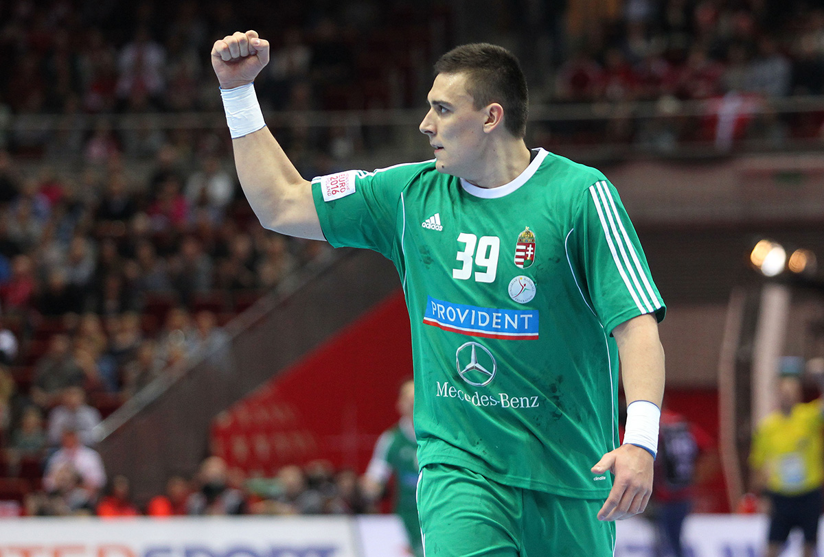 ИГРА С ВЕНГРИЕЙ СТАНОВИТСЯ КЛЮЧЕВОЙ ДЛЯ РОССИИ
