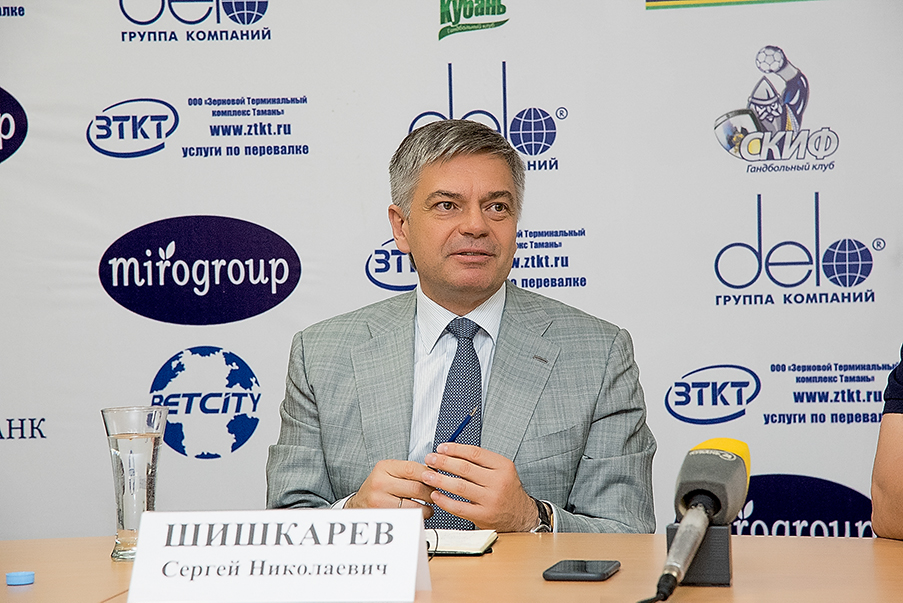Сергей Шишкарёв: "Женская сборная РФ по гандболу должна завоевать медали на Играх-2016"